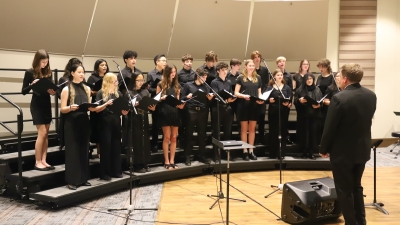 High School Choir and Band Concert Delights Audience with Diverse Performances
